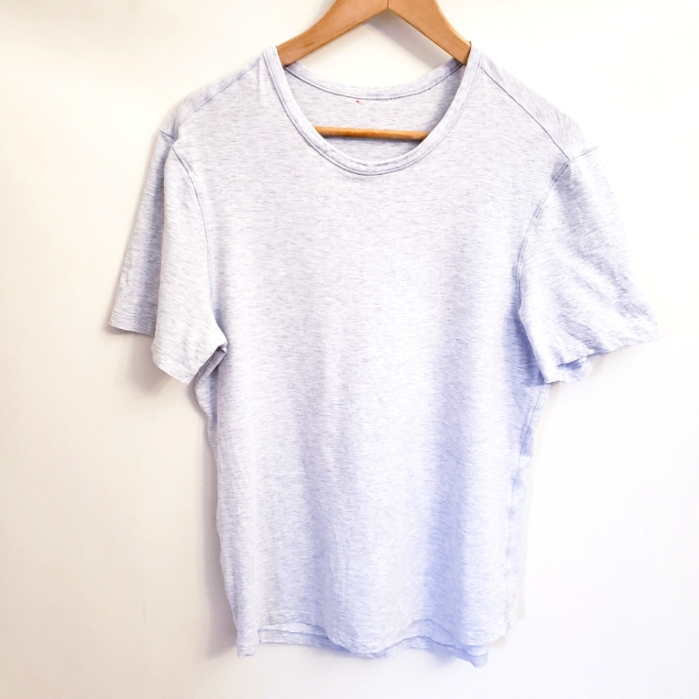 Lululemon Men's Light Heather Gray Short Sleeve Scoop Neck T-shirt